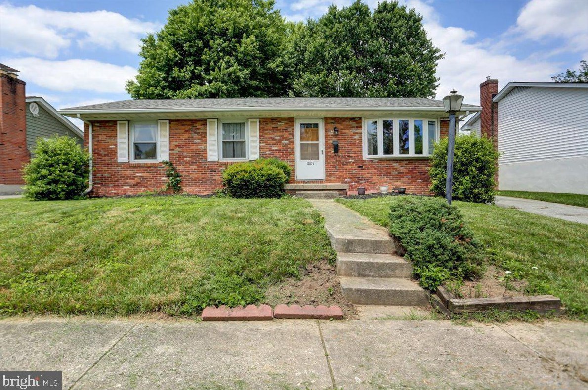 1005 Young Pl, Frederick, MD 21702
