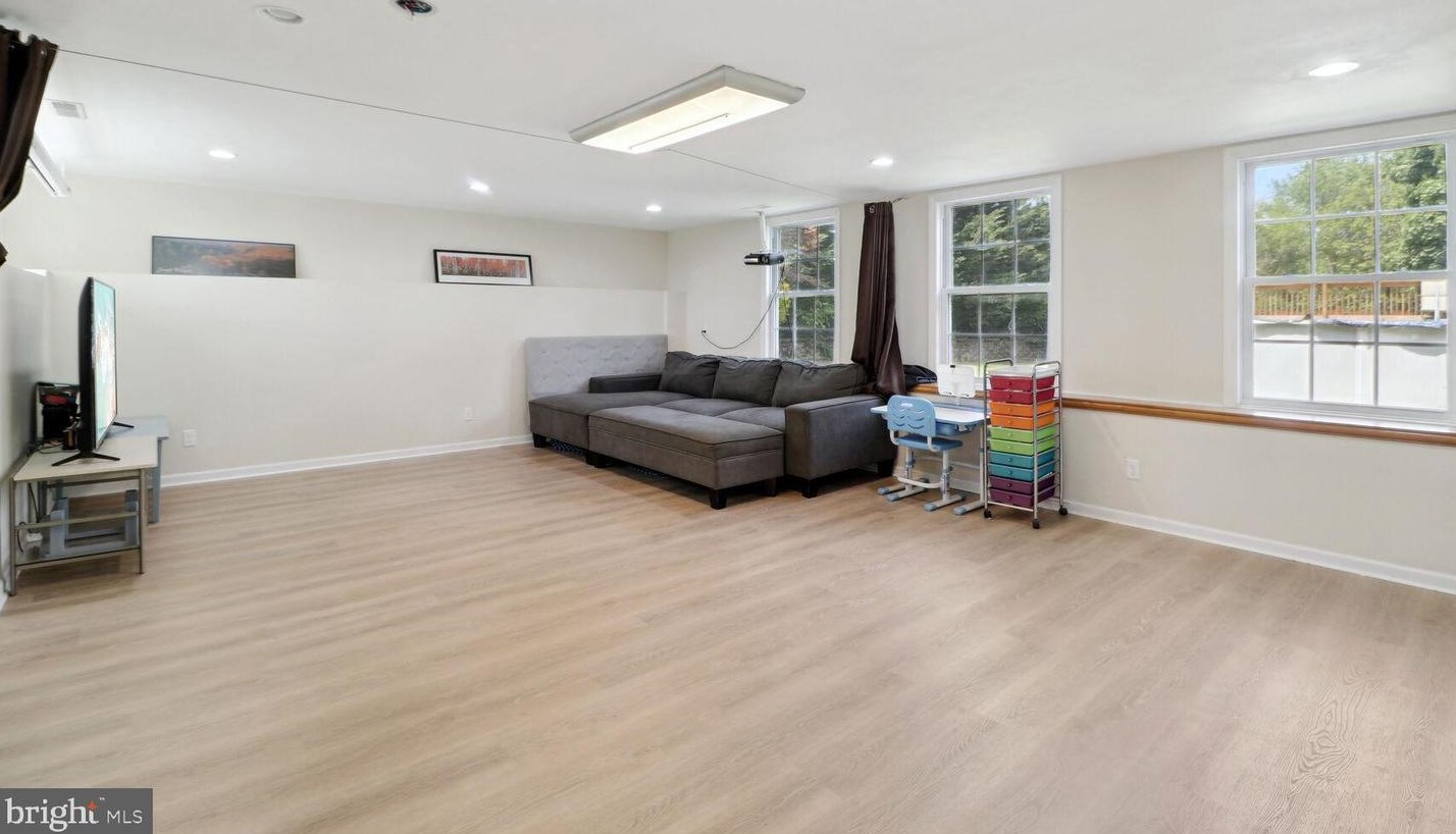 2802 Pheasant Ln, Clarksburg MD exterior