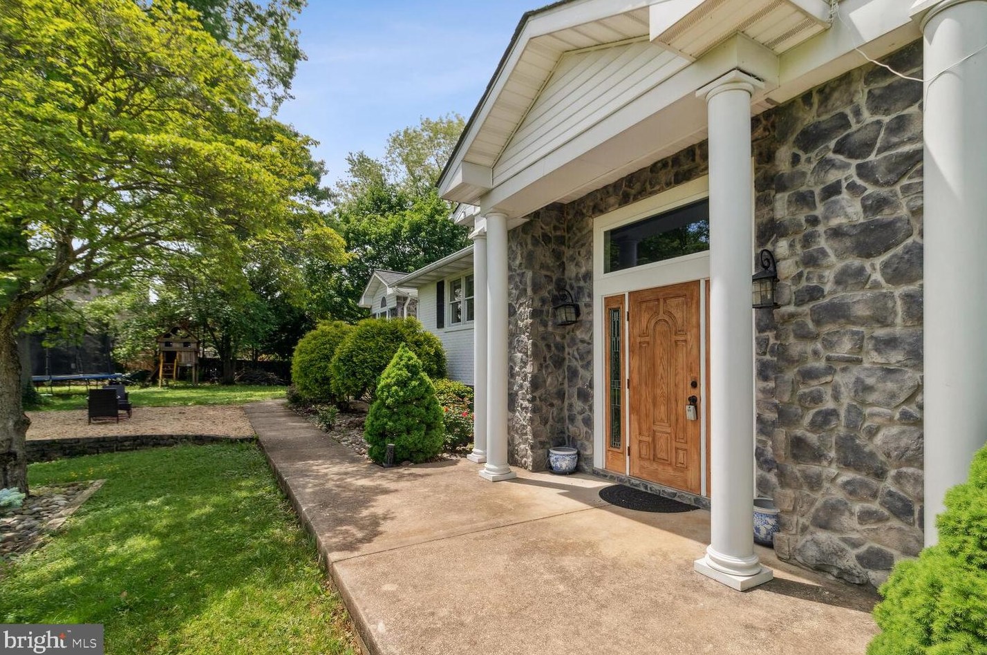 2802 Pheasant Ln, Clarksburg MD exterior