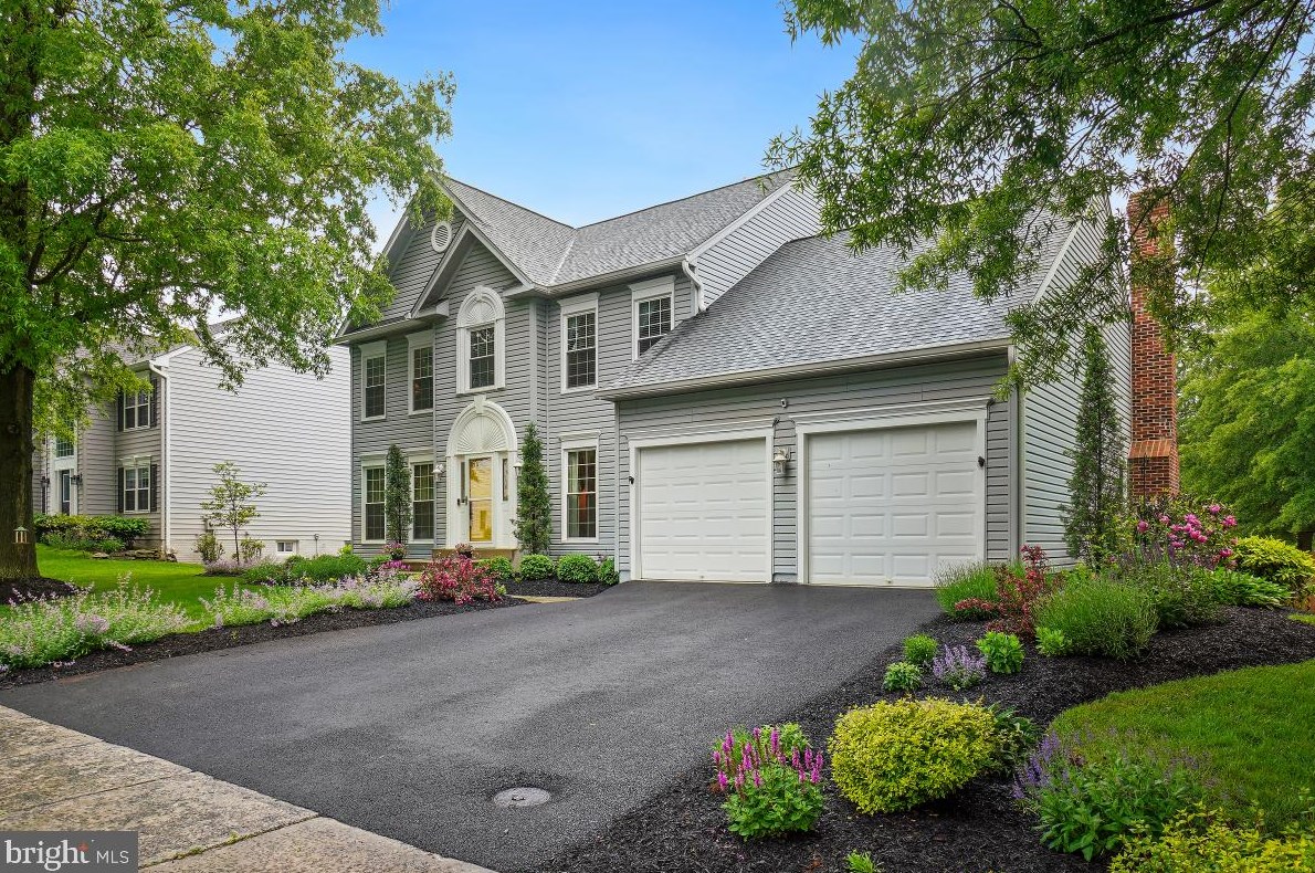 6112 Fieldcrest Dr, Frederick, MD 21701