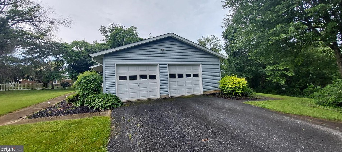 13335 Old Annapolis Rd, Mount Airy, MD 21771-7735