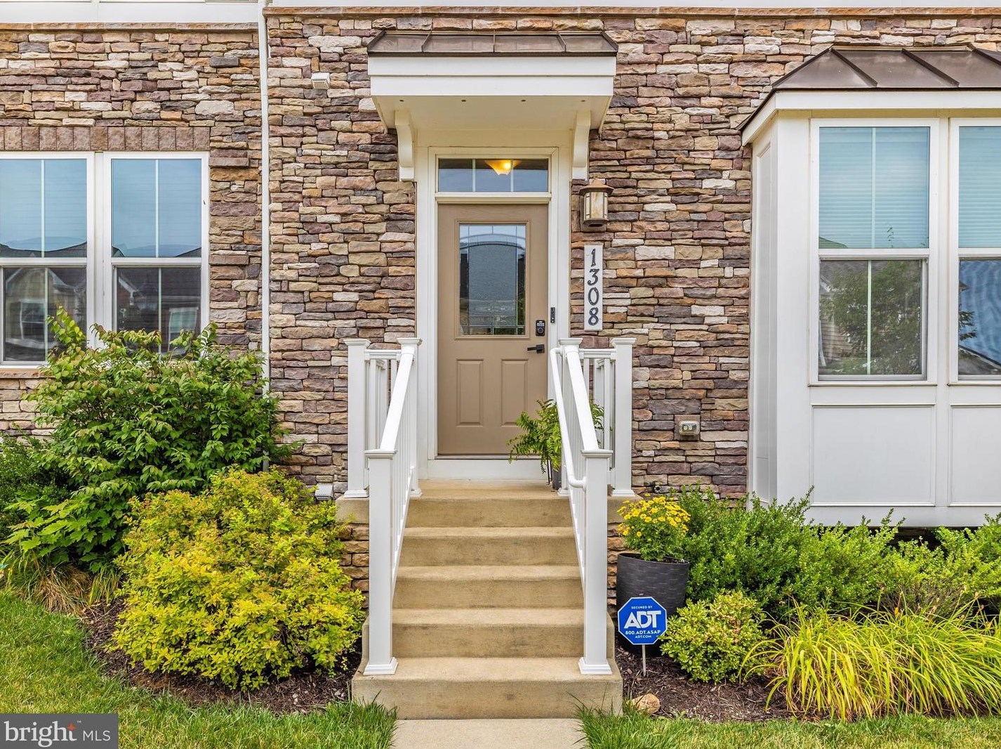 1308 Scheer St, Brunswick, MD 21716