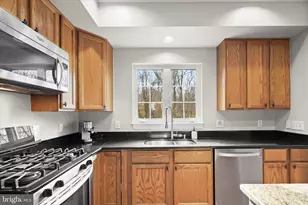 11207 Bramblewood Ct, Ijamsville, MD 21754 - Photo 18