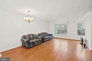 426 Blossom Ln, Frederick, MD 21701 - Photo 2