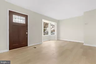 1227 Dahlia Ln, Frederick, MD 21703 - Photo 2