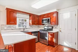 6506 Carrie Lynn Ct, Mount Airy, MD 21771 - Photo 2