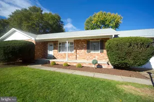 8206 Falstone Ct, Frederick, MD 21702 - Photo 2