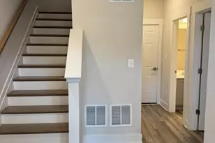 7919 Wormans Mill Rd, Frederick, MD 21701 - Photo 2