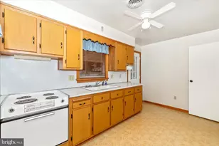 215 Broad St, Middletown, MD 21769 - Photo 32