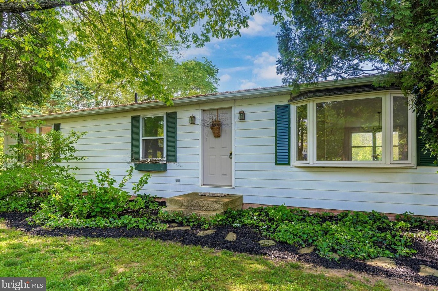 8584 Valley Dr, Middletown, MD 21769