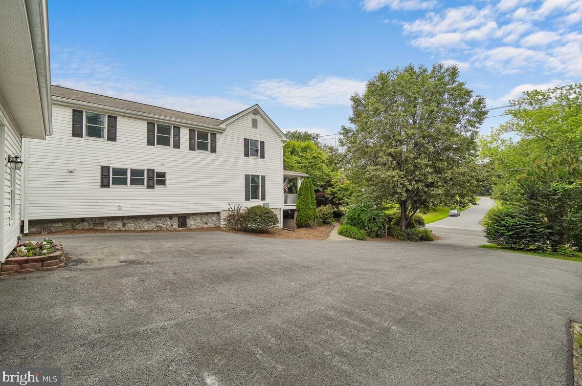 4304 Bartholows Rd, Mount Airy MD  21771-4916 exterior