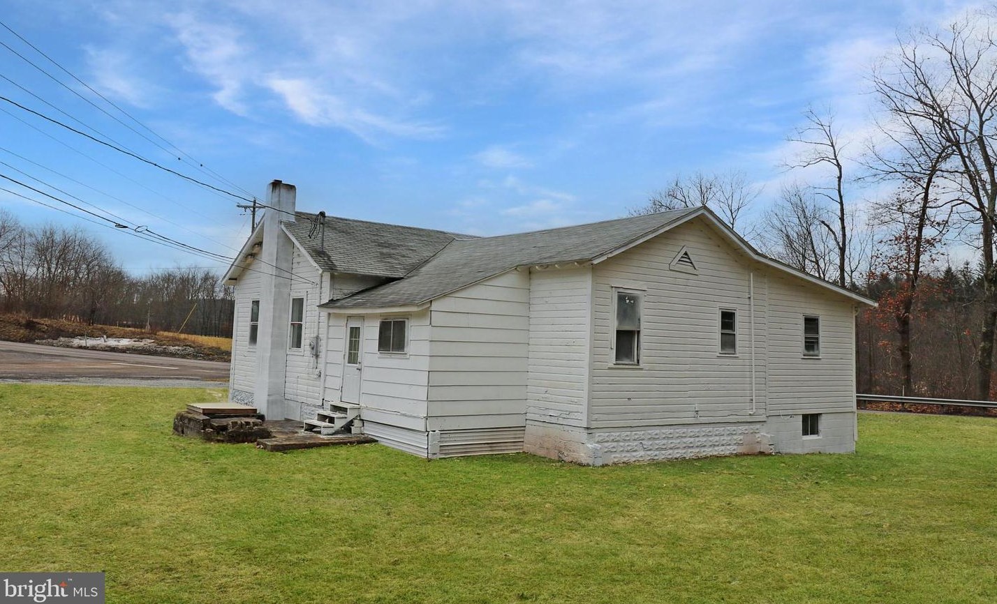 15 Swantamont Rd, Swanton, MD 21561