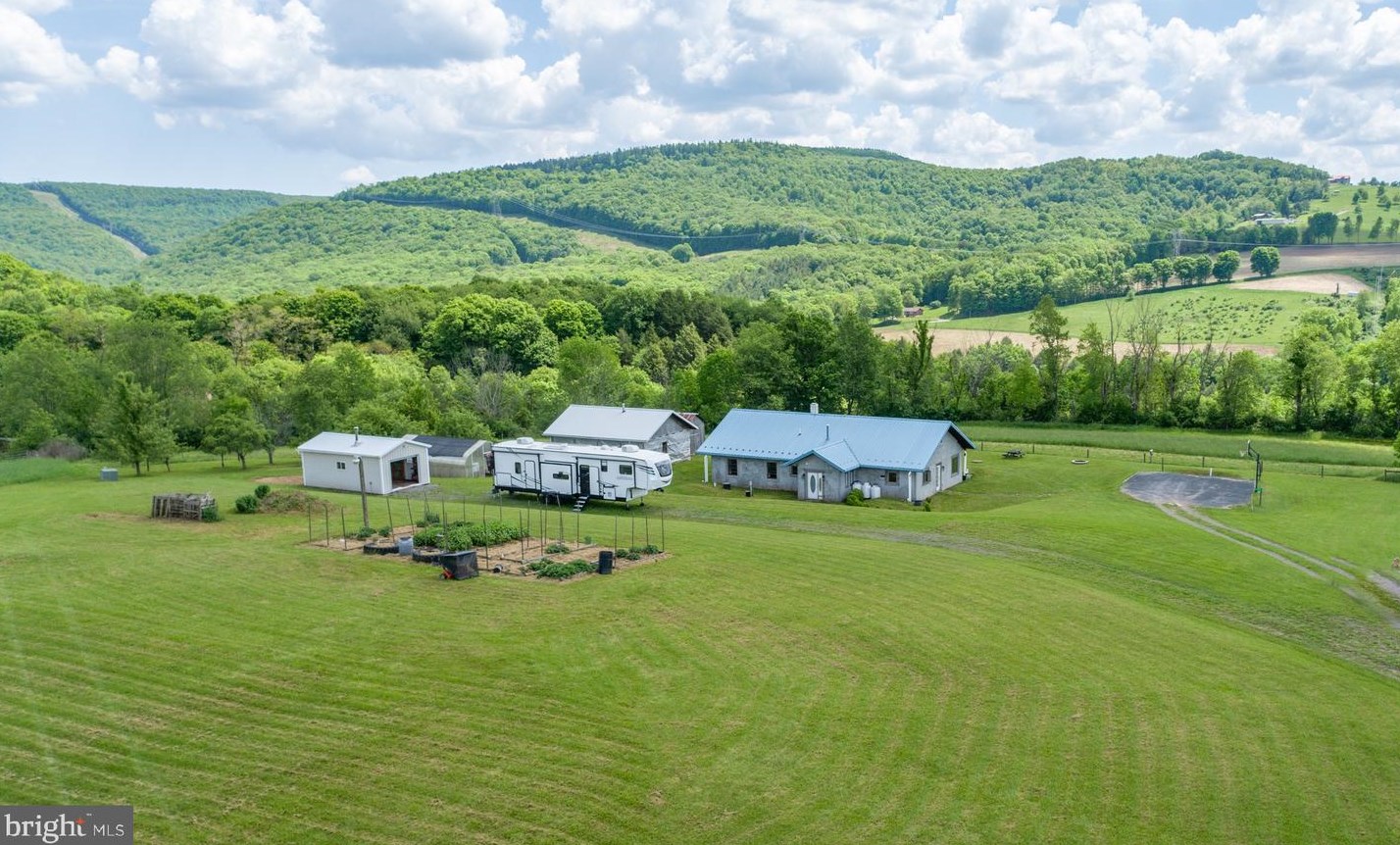 489 Collier Rd, Accident, MD 21520