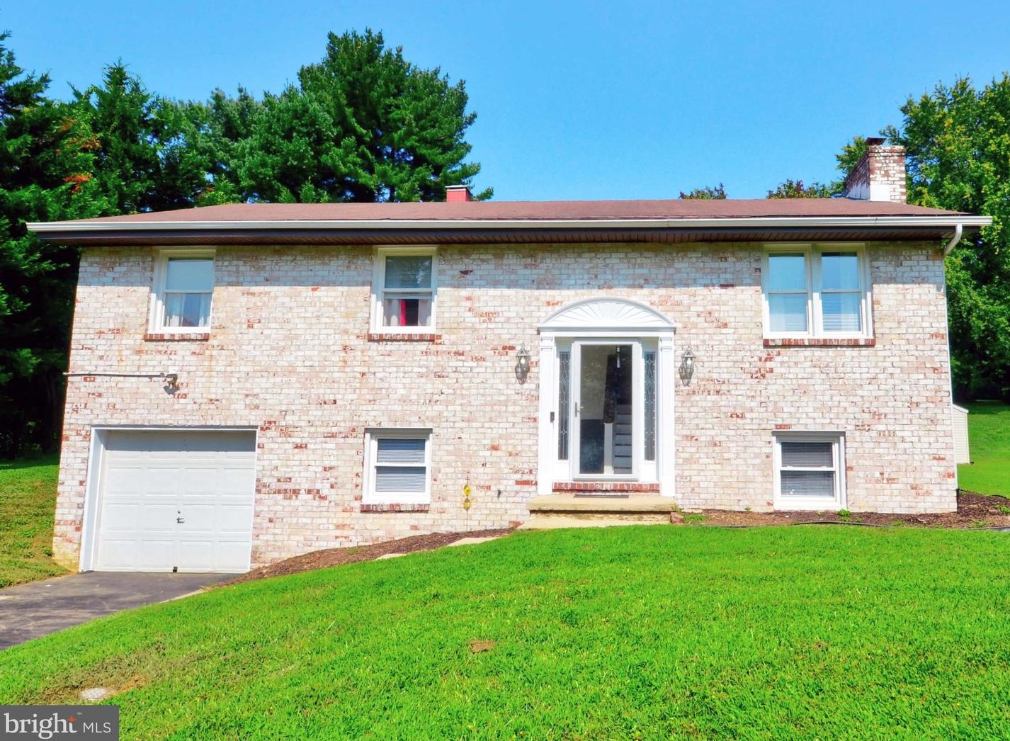 2115 Round Hill Rd, Fallston, MD 21047