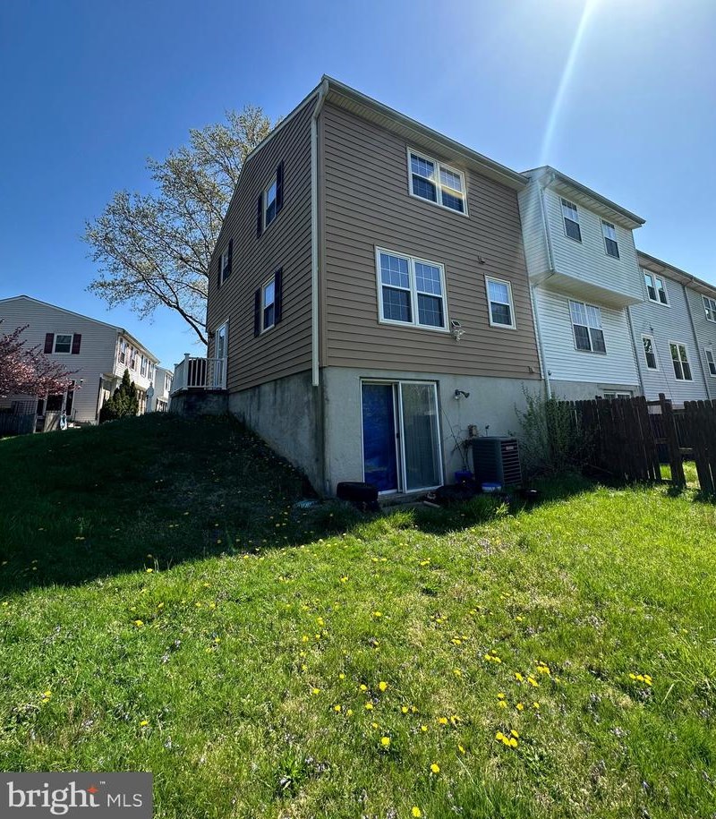 526 Burlington Ct, Edgewood, MD 21040-2201