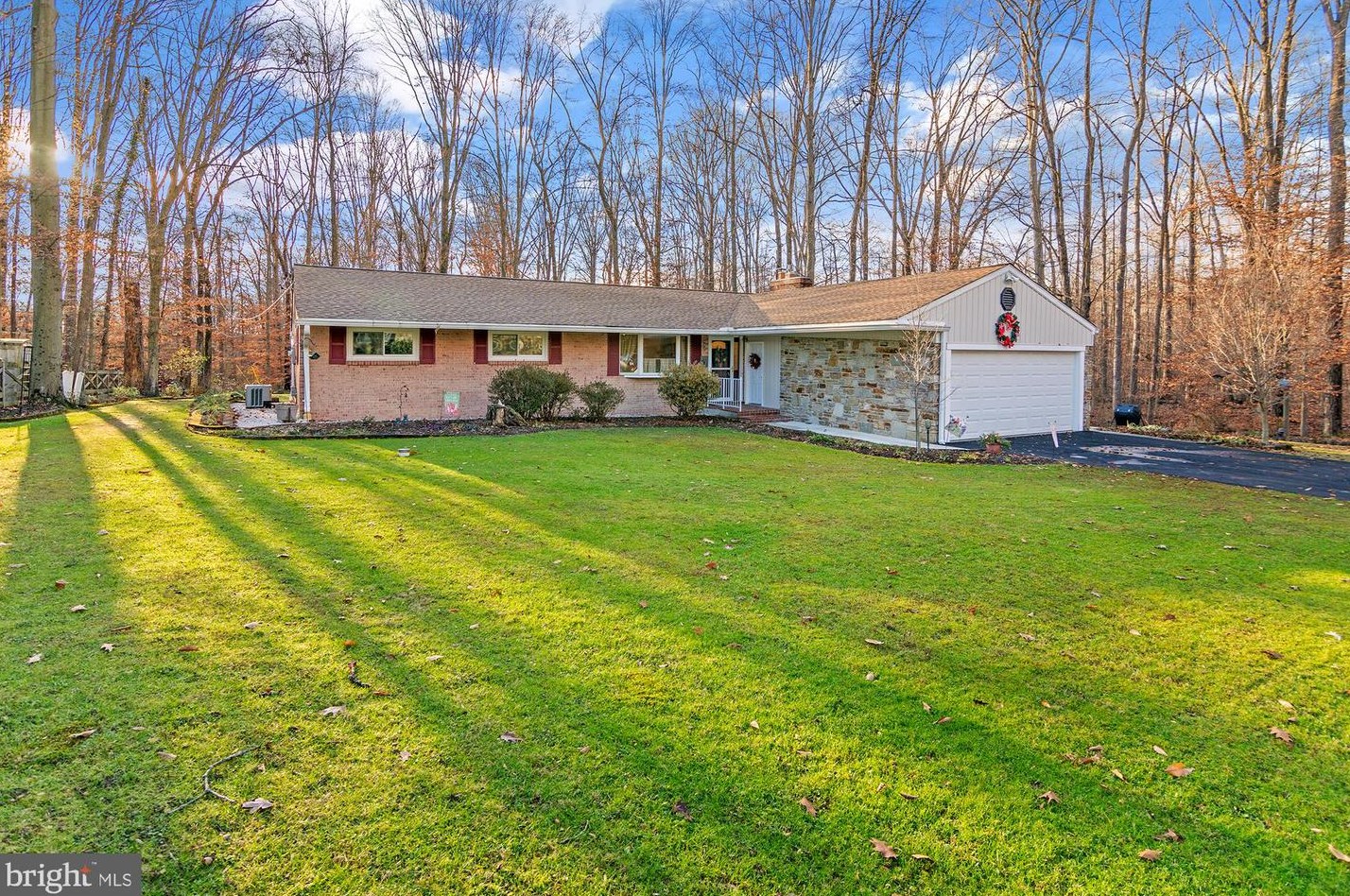 402 Streamside Dr, Fallston, MD 21047