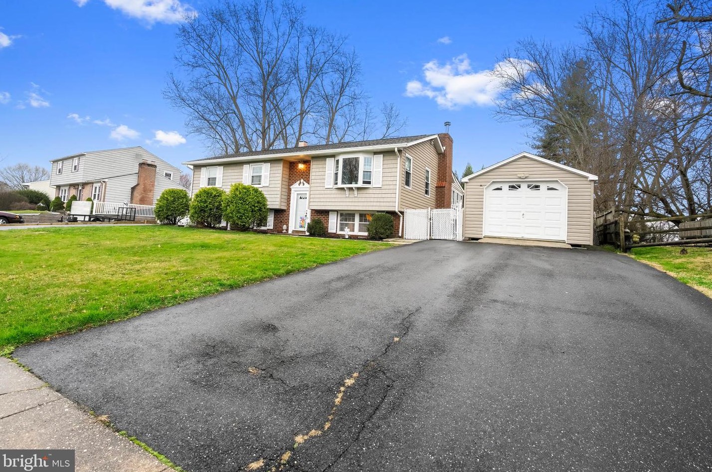 911 Bernadette Dr, Forest Hill, MD 21050-2709