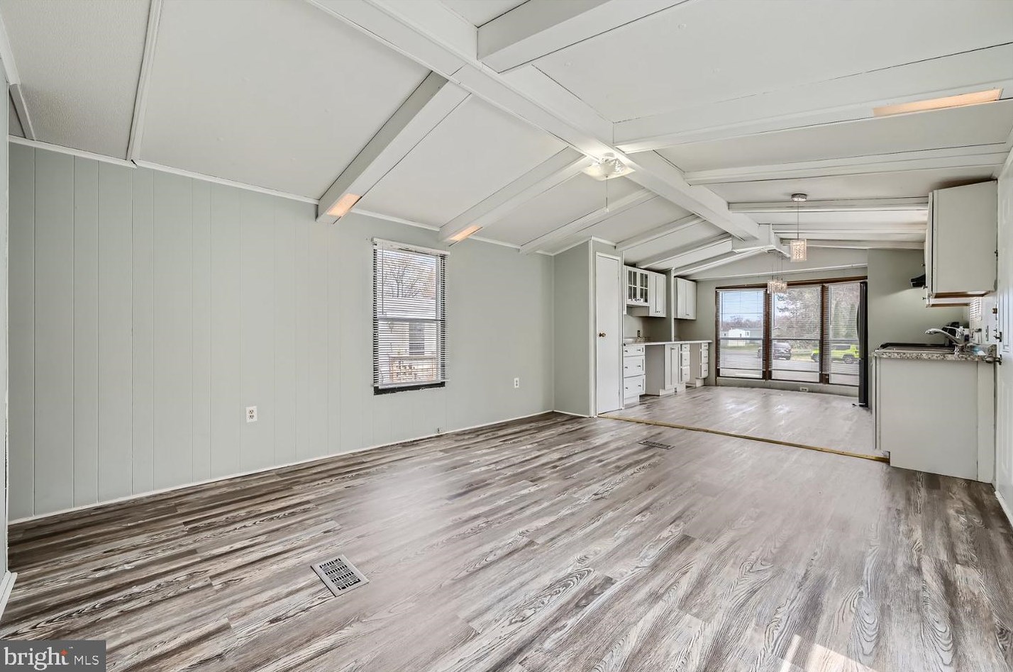 1800 Sandee Ct, Edgewood, MD 21040-1218