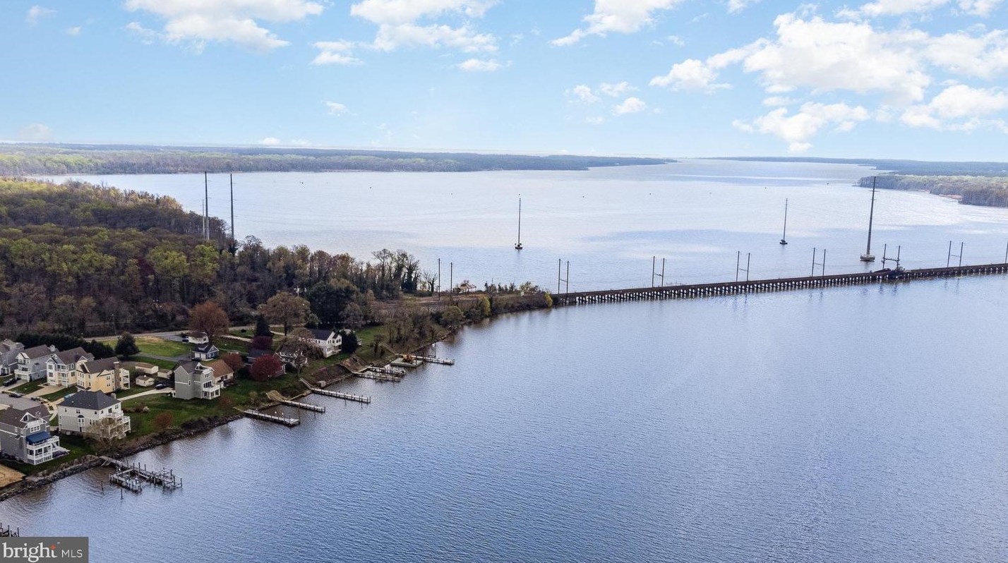 333 Marina Ave, Aberdeen MD  21001-4204 exterior