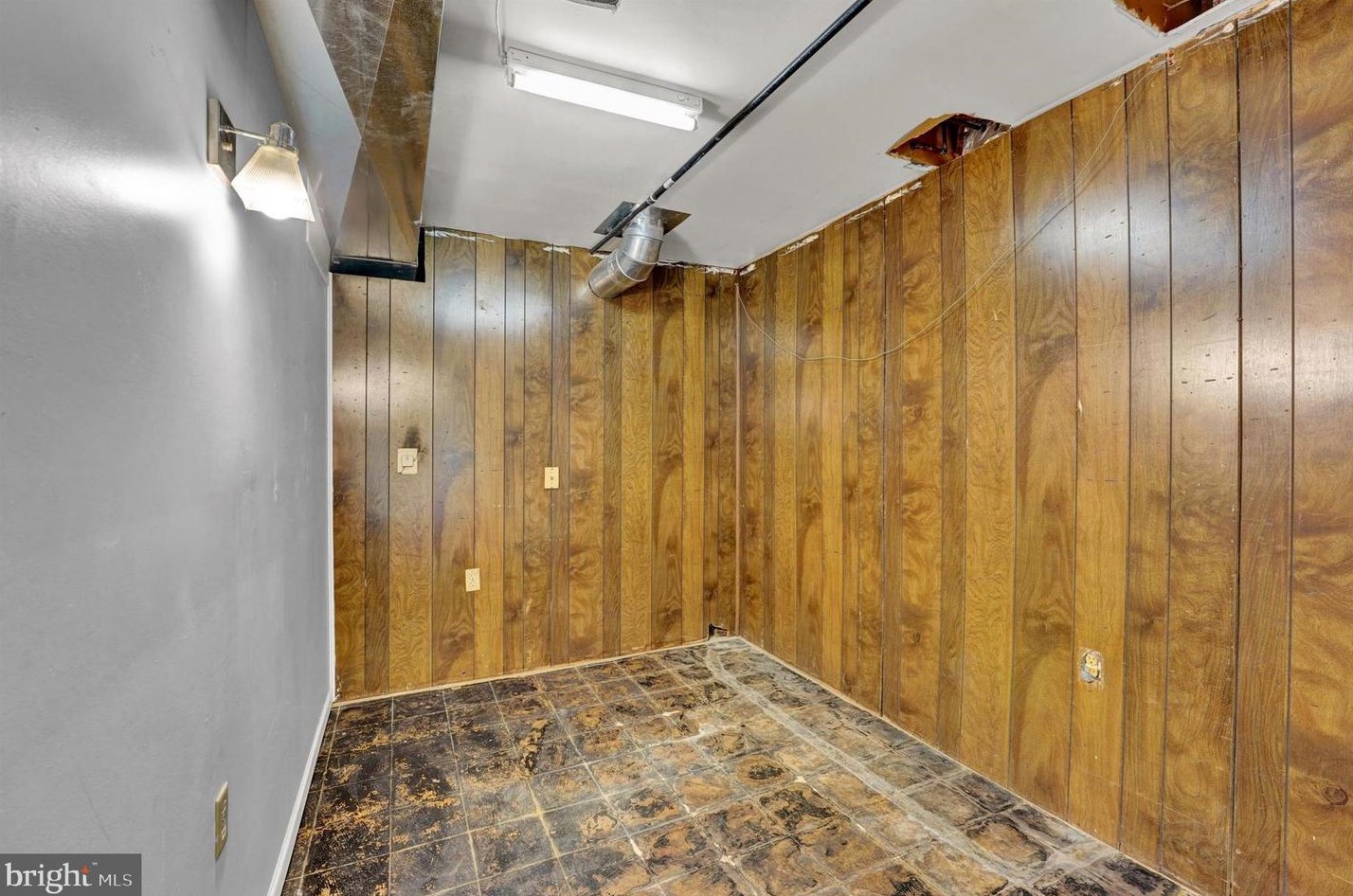 4342 Cooper Rd, Cardiff MD exterior