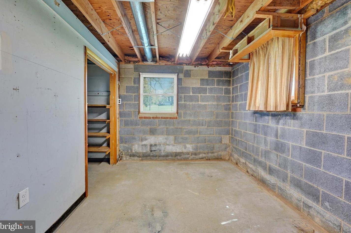 4342 Cooper Rd, Cardiff MD exterior