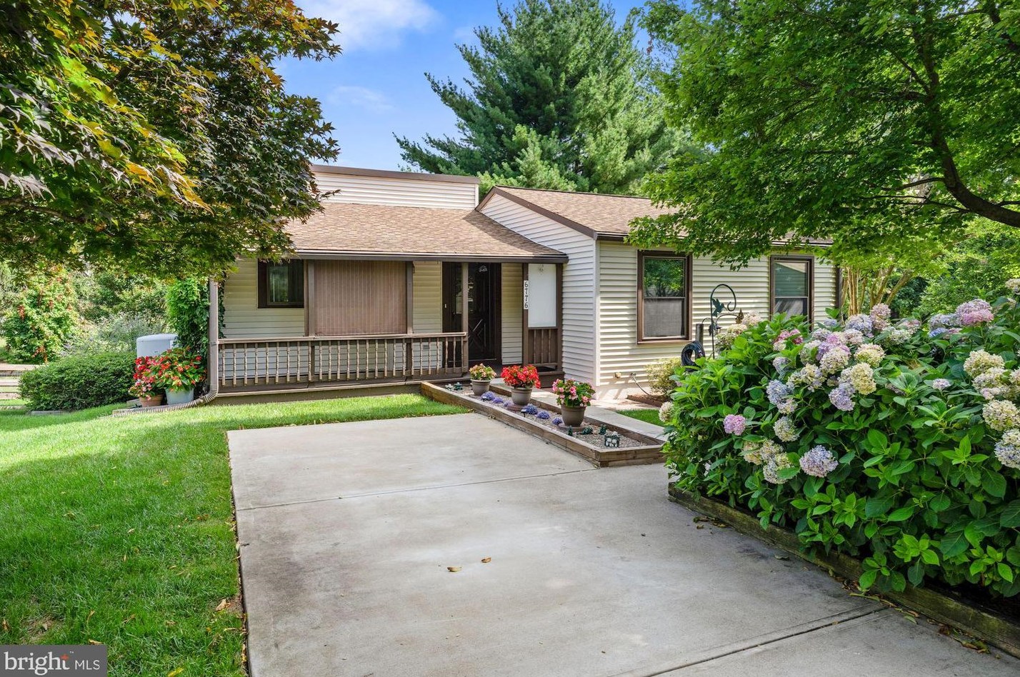 6776 Greatnews Ln, Columbia, MD 21044-4110