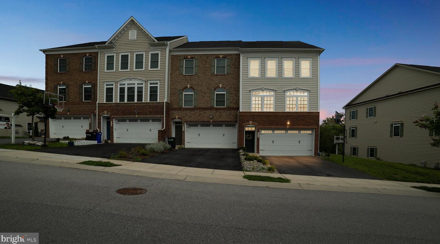 4917 Rushing River Dr, Ellicott, MD 21043-8000