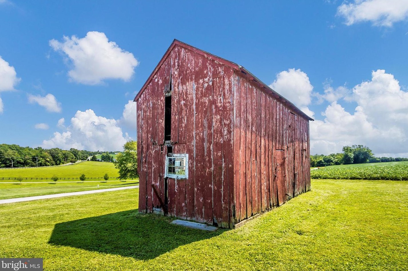 18461 Penn Shop Rd, Mount Airy MD  21771-3939 exterior