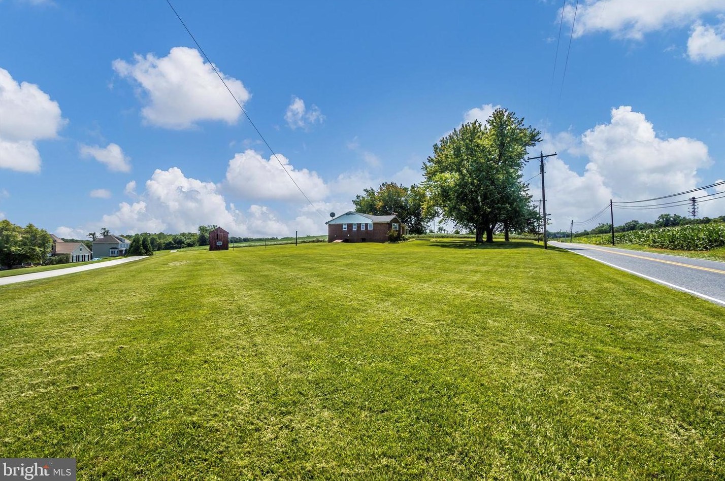 18461 Penn Shop Rd, Mount Airy MD  21771-3939 exterior