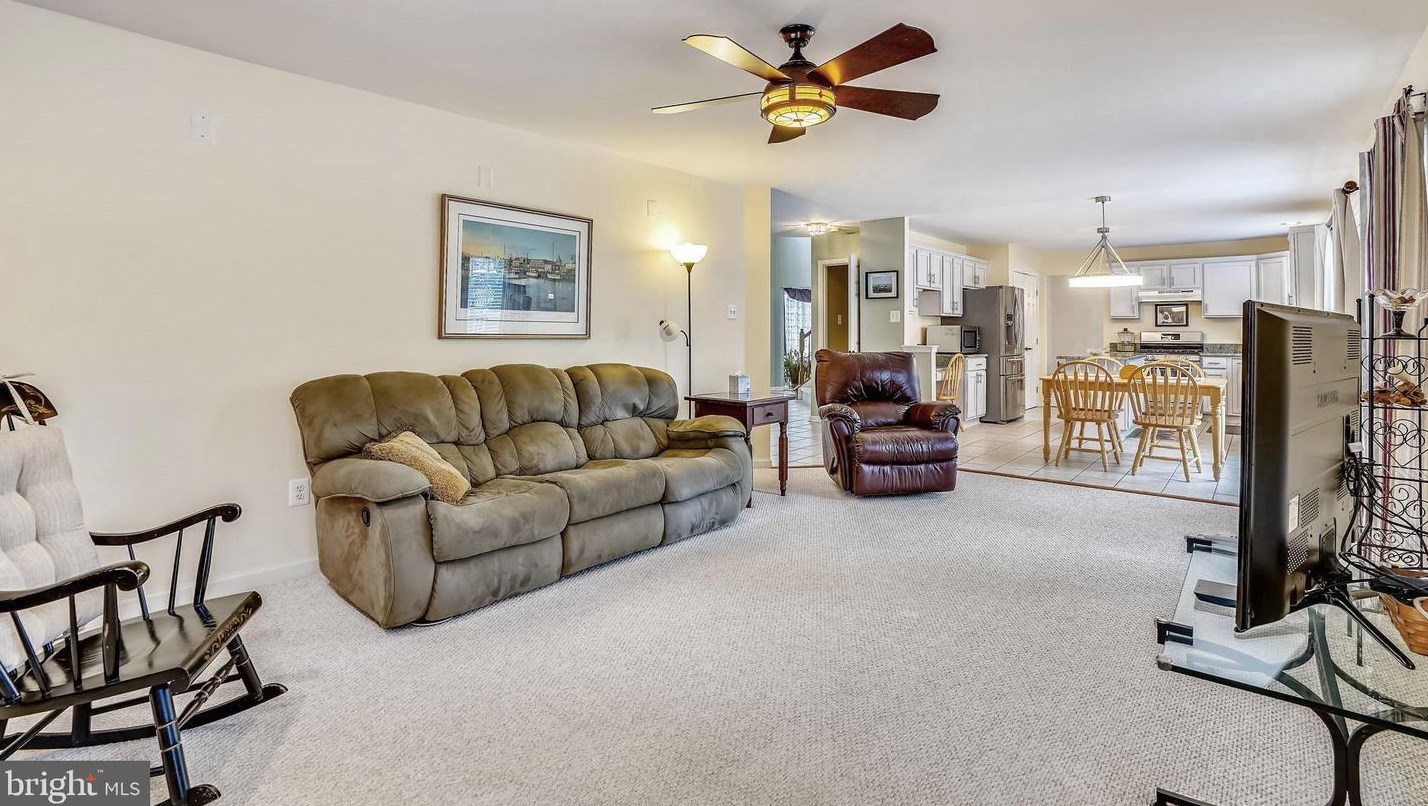 5234 Font Ave, Ellicott MD 21043-7003 exterior