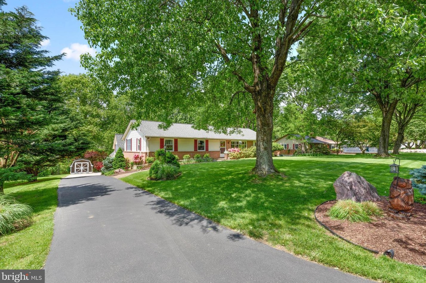 10118 Maplewood Dr, Ellicott, MD 21042-1623