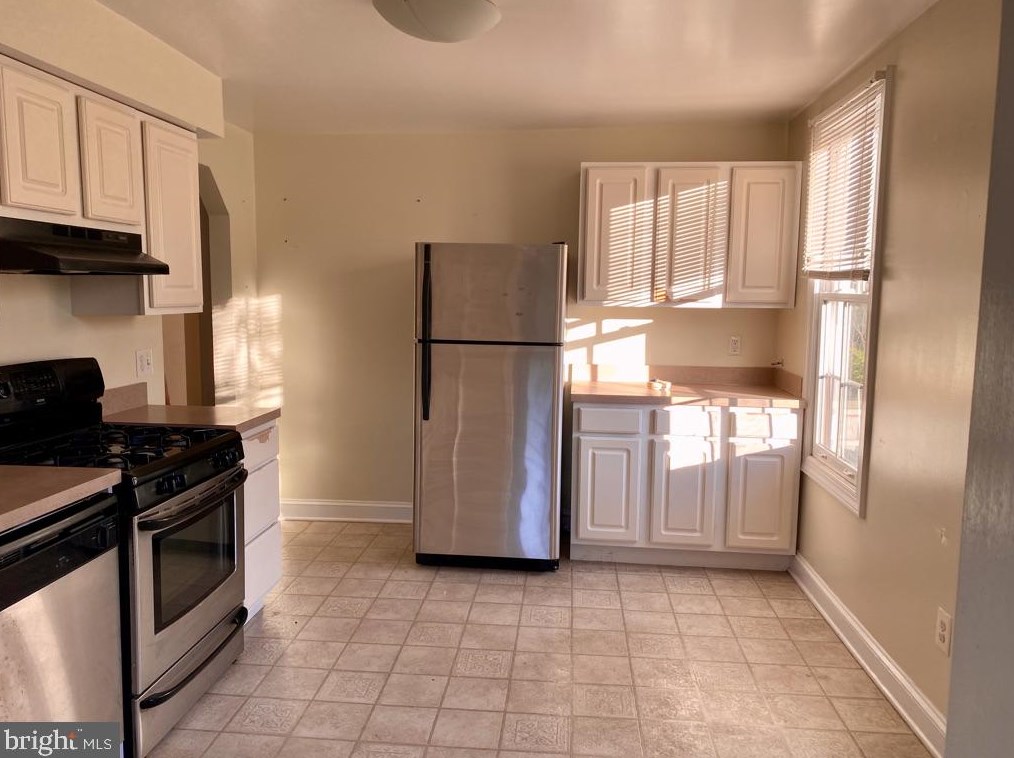 3820 Church Rd, Ellicott MD 21043-4504 exterior