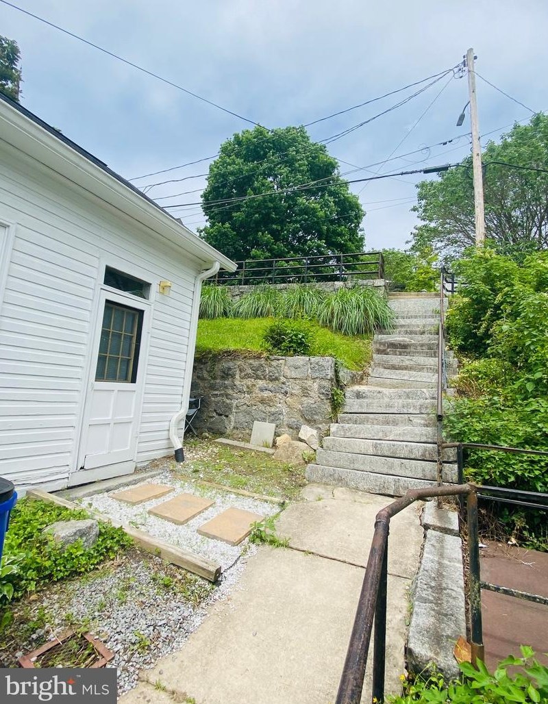 3820 Church Rd, Ellicott MD 21043-4504 exterior