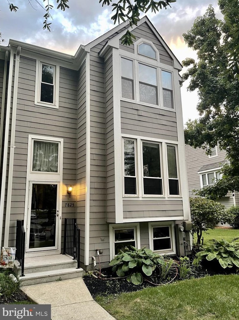 7825 Old Hollow Ln, Ellicott MD  21043-6961 exterior