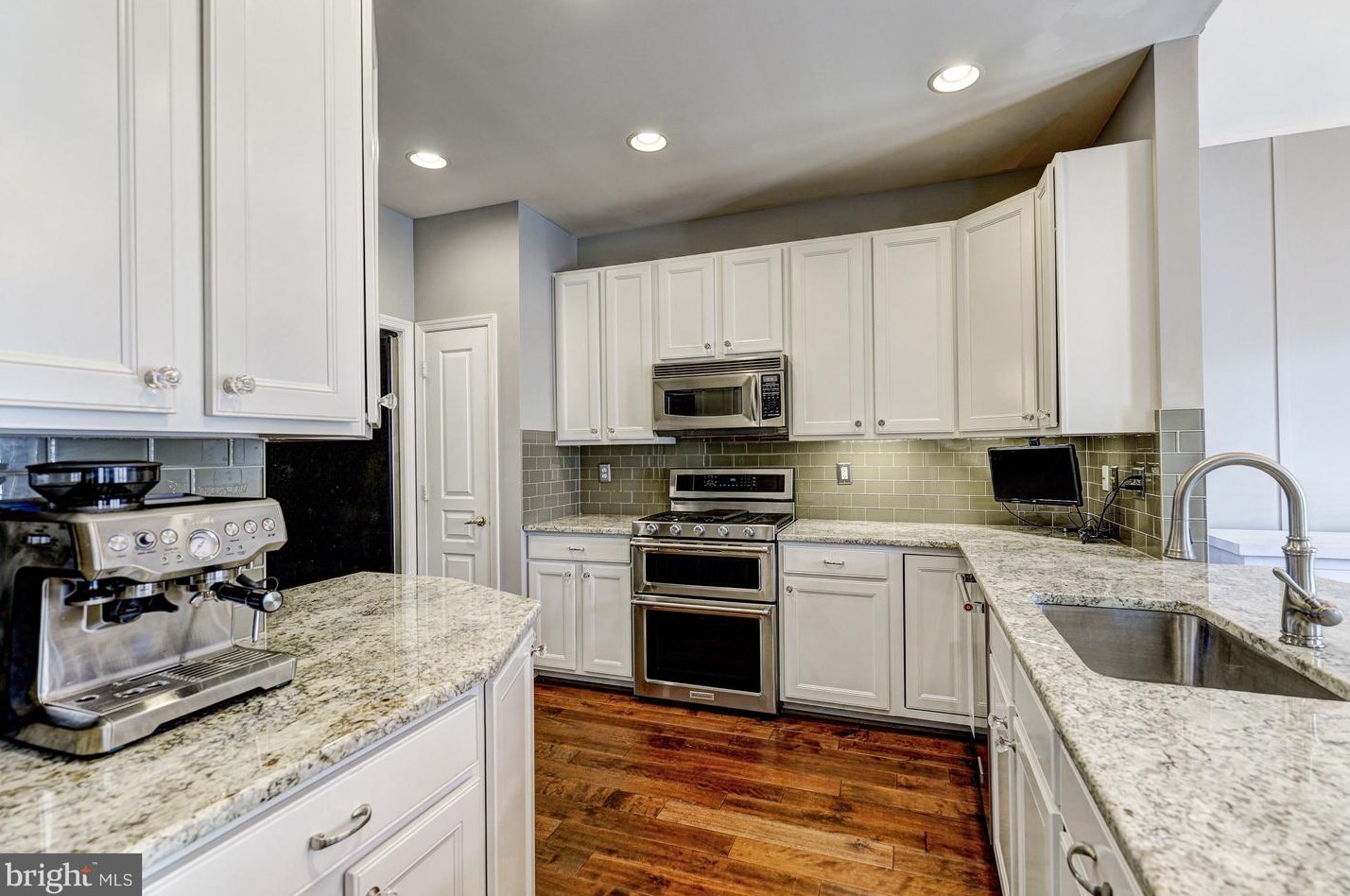 7246 Pebble Creek Dr, Baltimore, MD 21075-1006