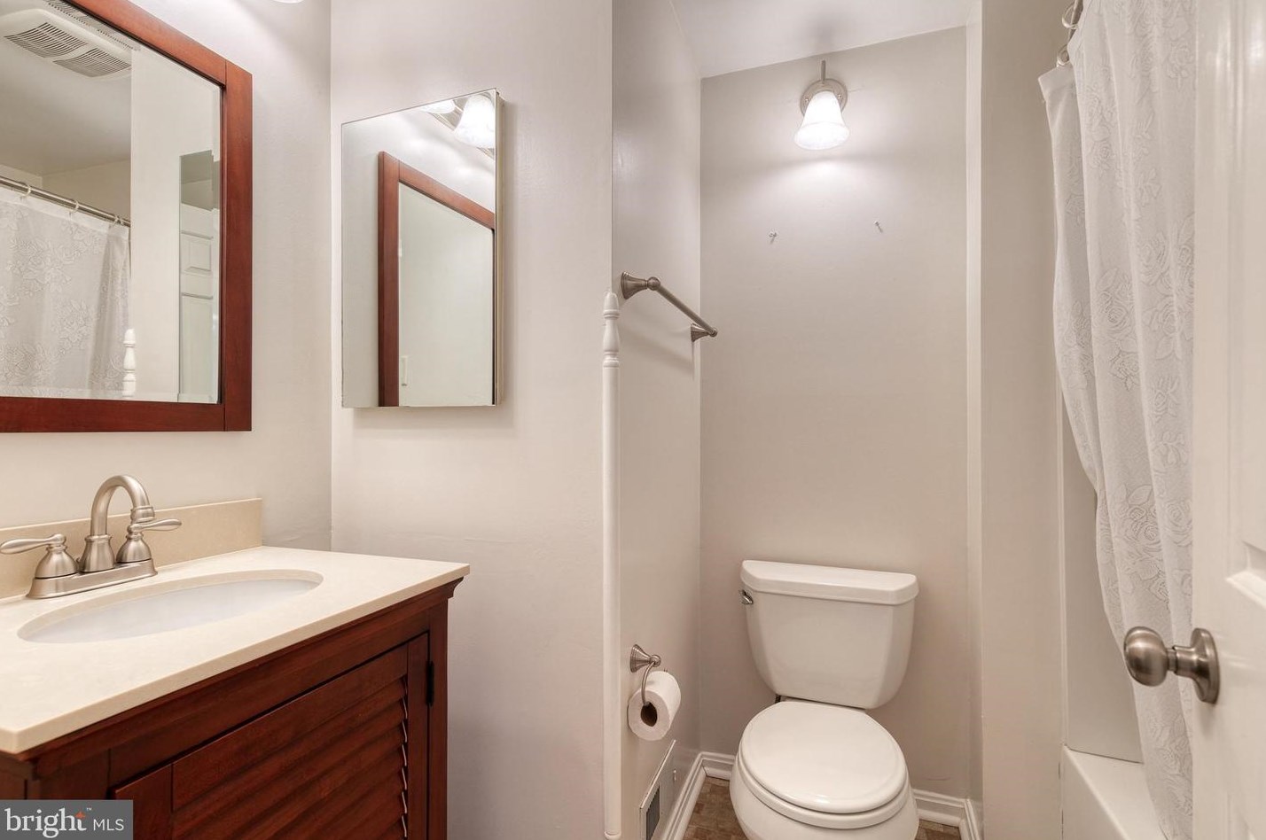 6645 Windsor Ct, Columbia MD 21044-4147 exterior