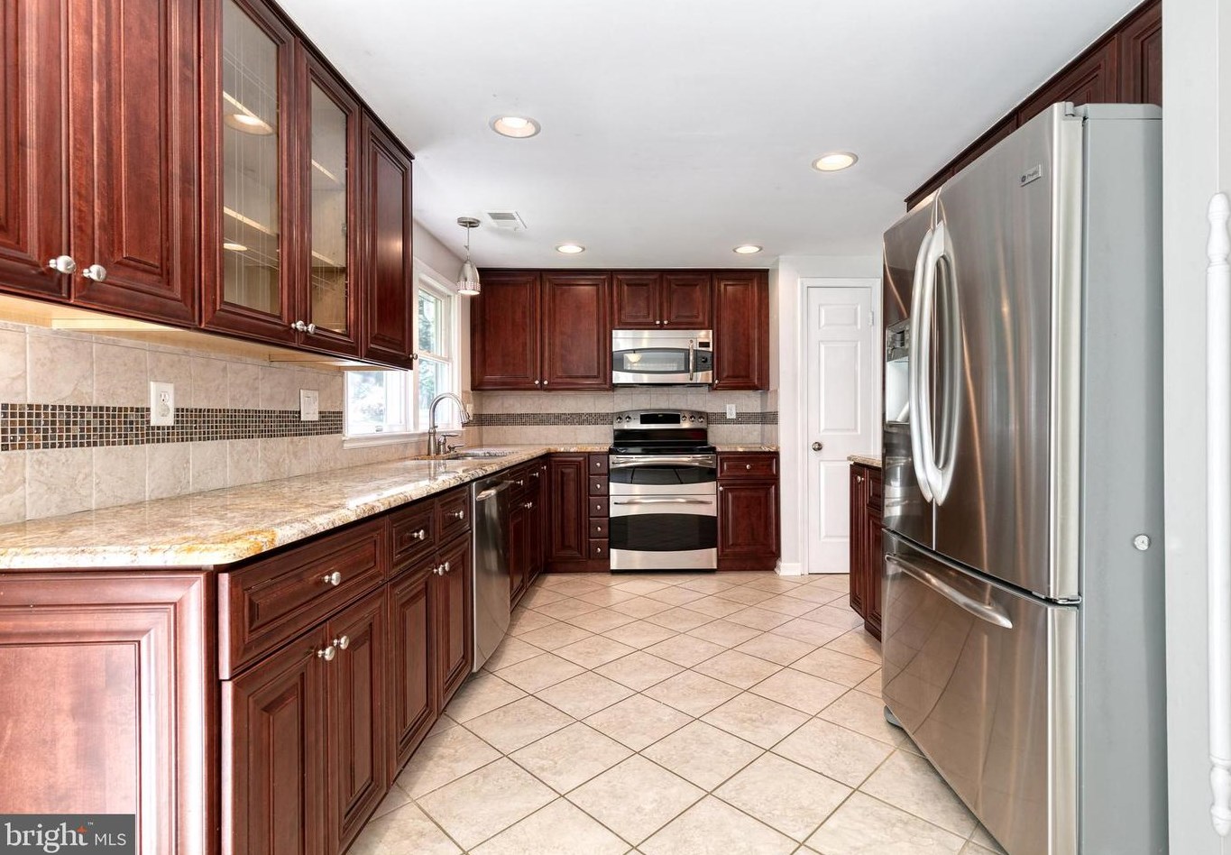 6645 Windsor Ct, Columbia MD 21044-4147 exterior