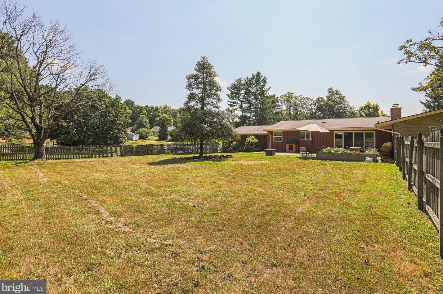 12217 Ioka Ct, Ellicott MD 21042-1328 exterior