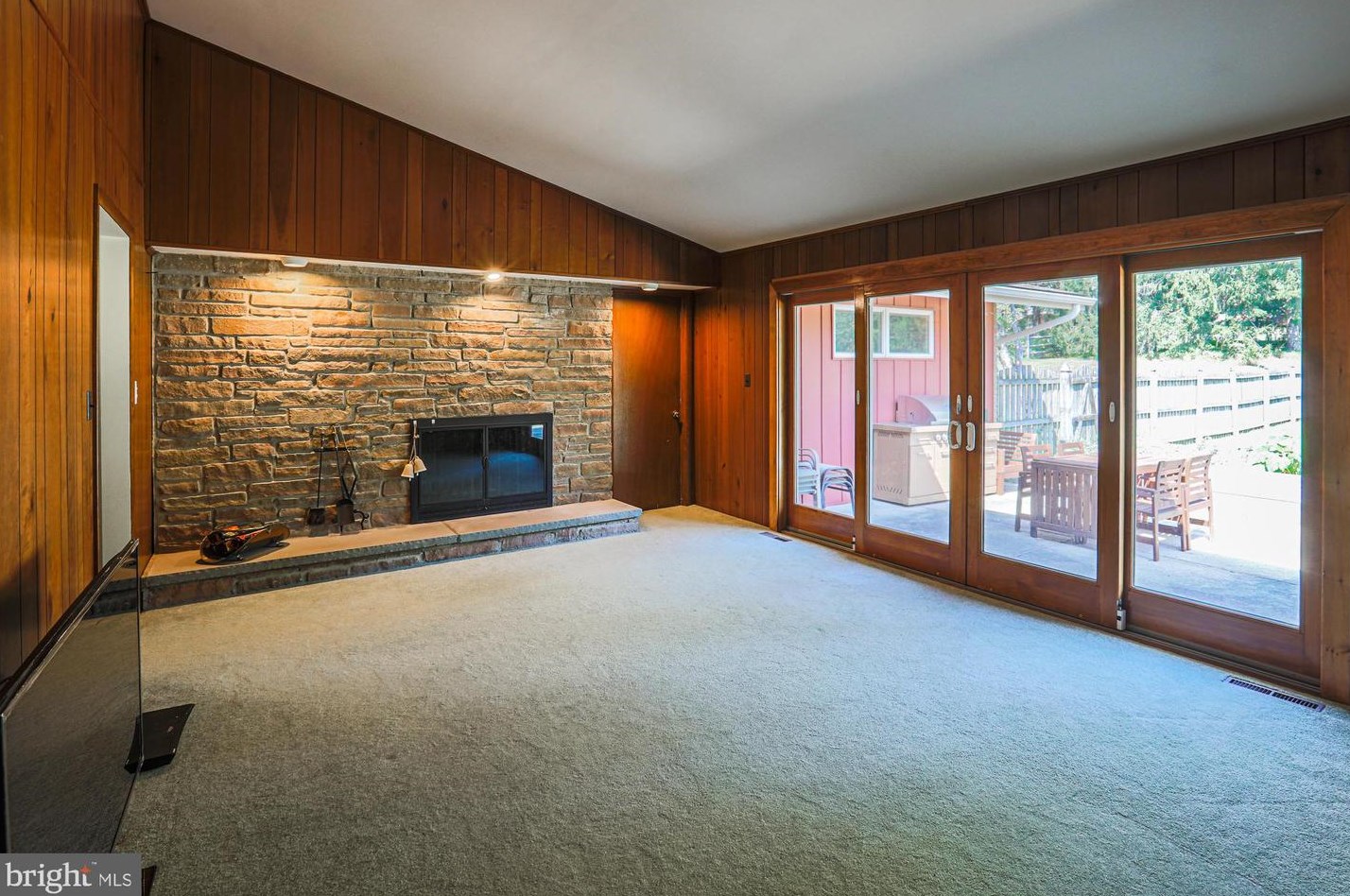 12217 Ioka Ct, Ellicott MD 21042-1328 exterior