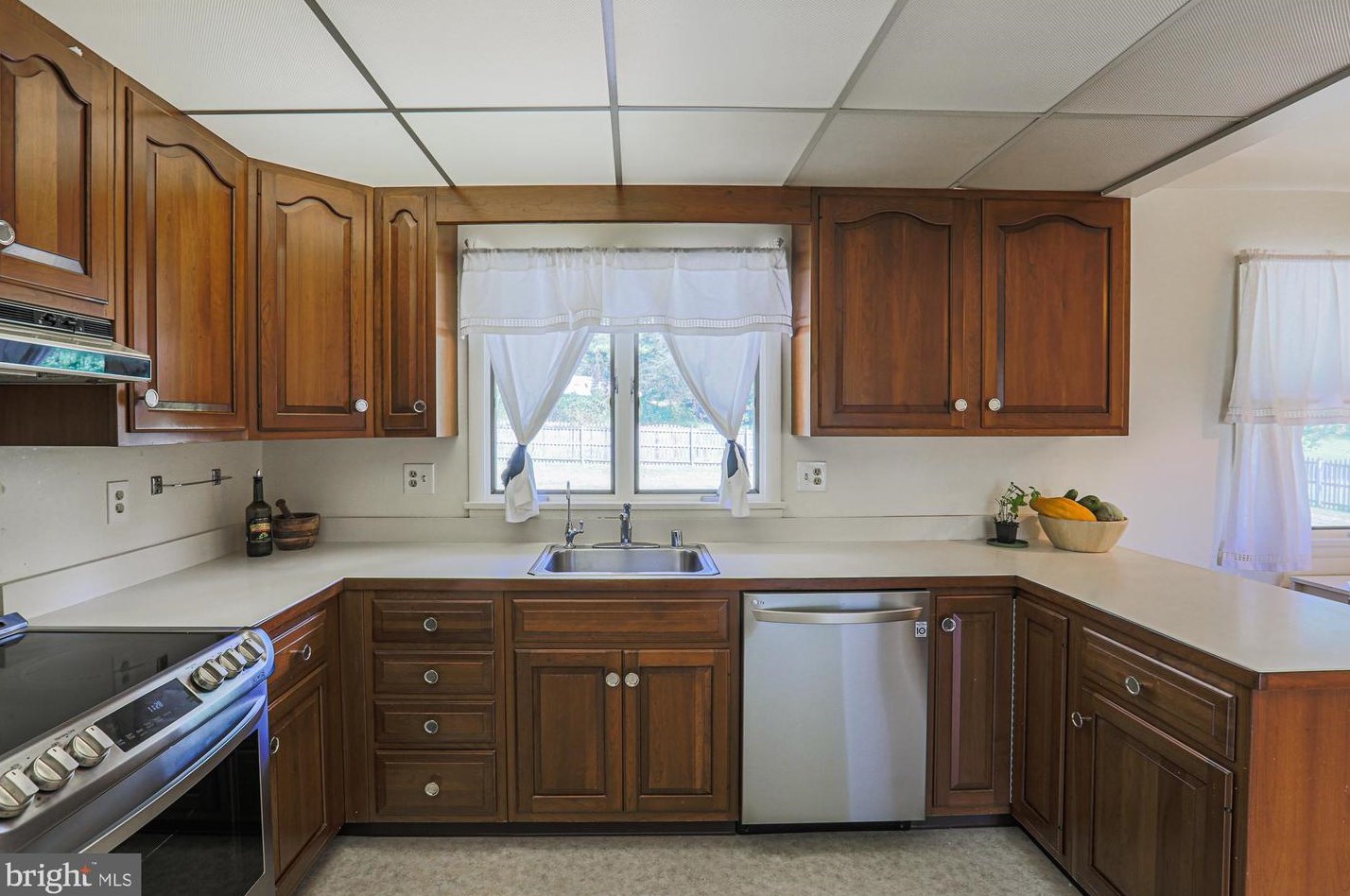 12217 Ioka Ct, Ellicott MD 21042-1328 exterior