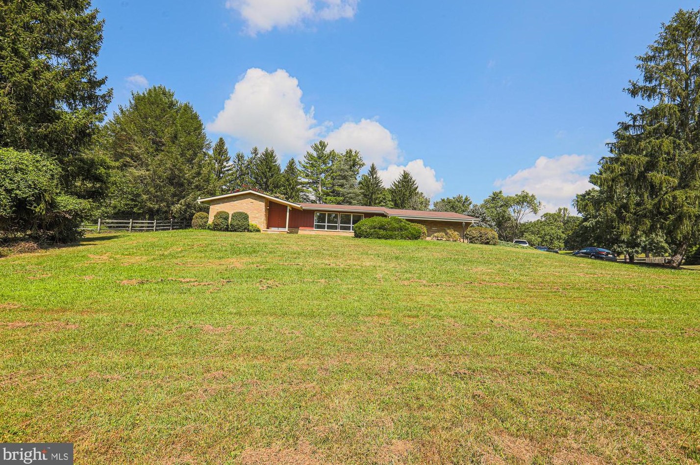 12217 Ioka Ct, Ellicott MD 21042-1328 exterior