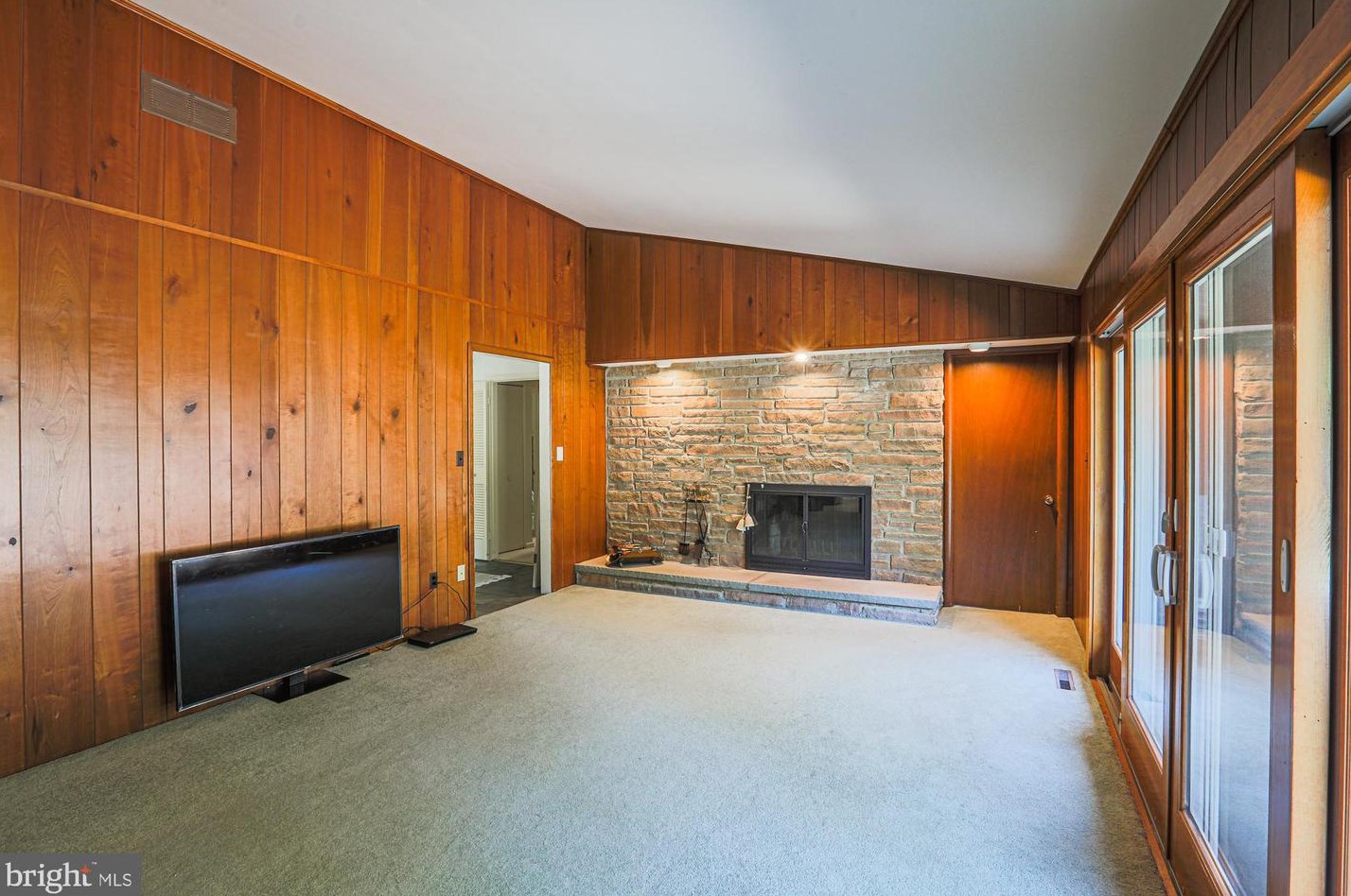 12217 Ioka Ct, Ellicott MD 21042-1328 exterior