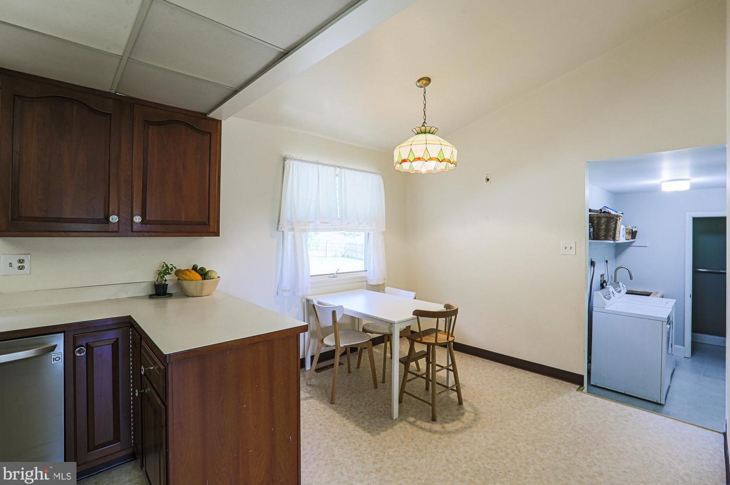 12217 Ioka Ct, Ellicott MD 21042-1328 exterior