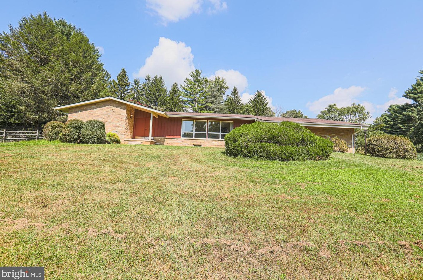 12217 Ioka Ct, Ellicott MD 21042-1328 exterior