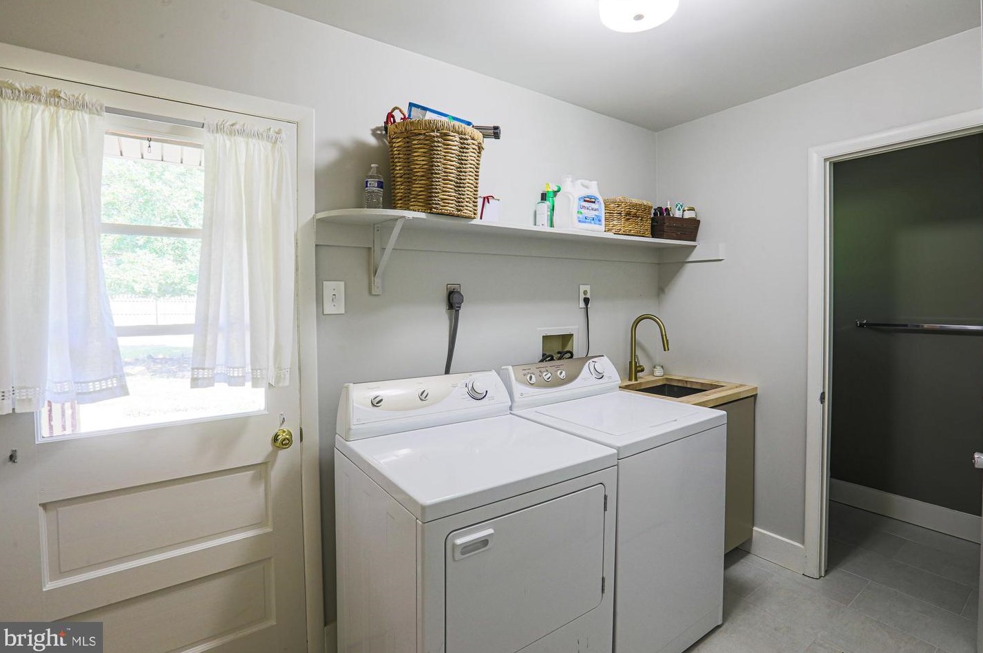 12217 Ioka Ct, Ellicott MD 21042-1328 exterior