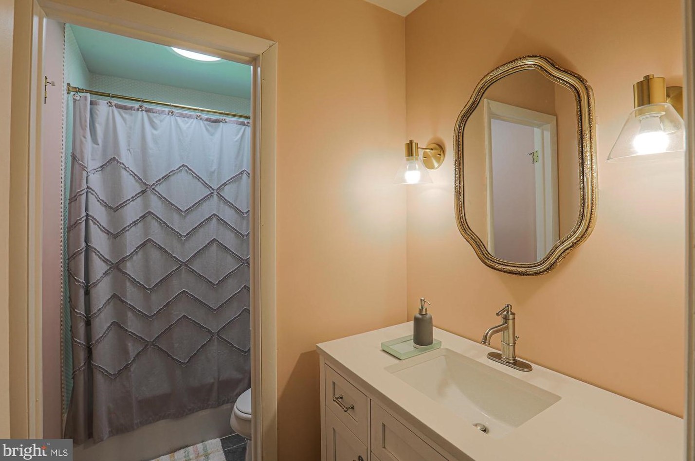 12217 Ioka Ct, Ellicott MD 21042-1328 exterior