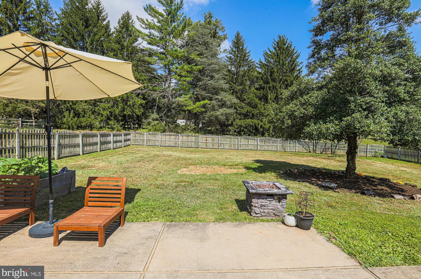 12217 Ioka Ct, Ellicott MD 21042-1328 exterior