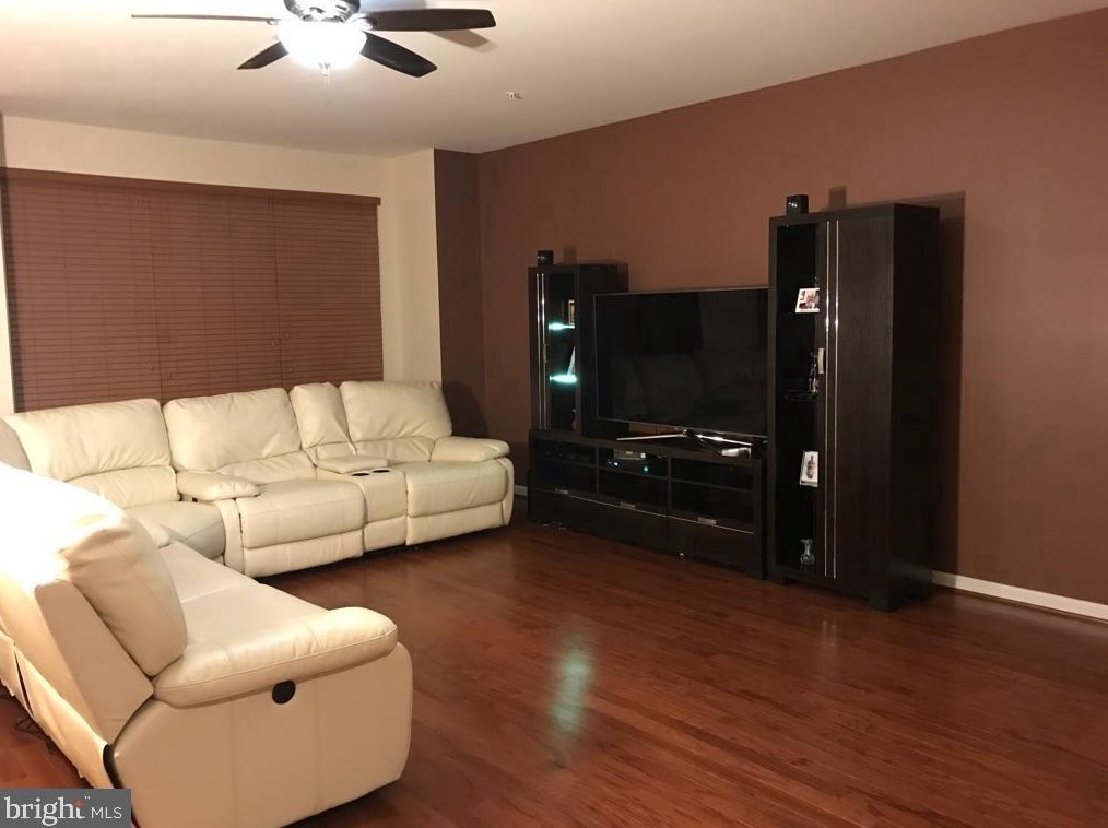 7816 Blue Stream Dr, Baltimore MD  21075-7955 exterior
