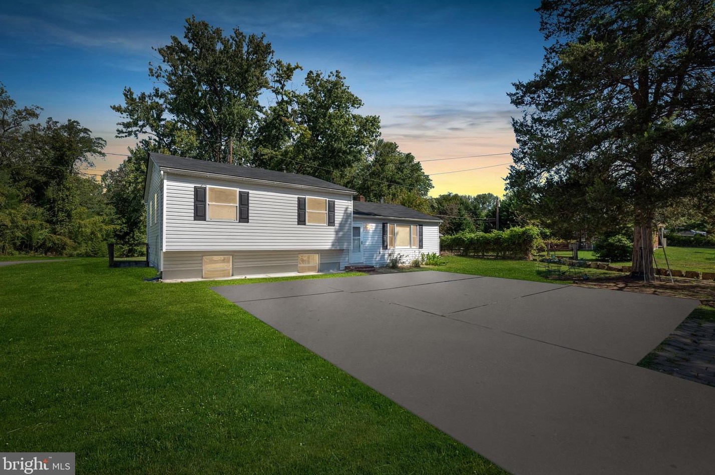 8454 Church Lane Rd, Ellicott, MD 21043-3304