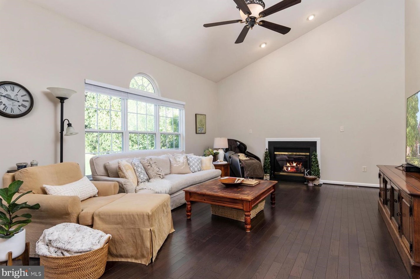 4313 English Morning Ln, Ellicott MD 21043-6790 exterior